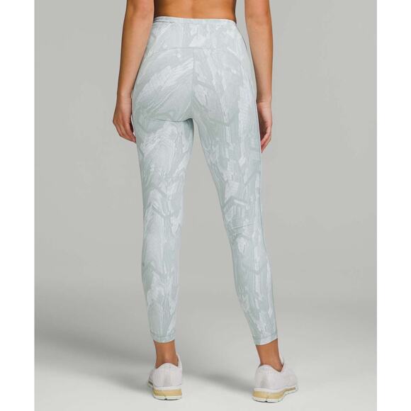 LULULEMON Swift Speed High-Rise Tight 25"
Reverberate Chevron Jacquard Sz 2 EUC - Picture 3 of 9